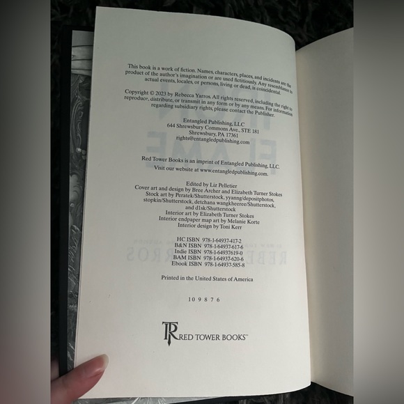 Fourth Wing/Iron Flame/Onyx Storm by Rebecca Yarros - Hardcover Books - Picture 12 of 16